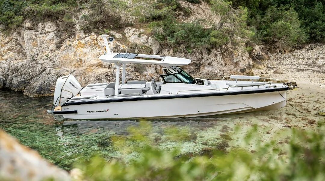 Axopar 29 Sun Top - modèle similaire (photo constructeur)