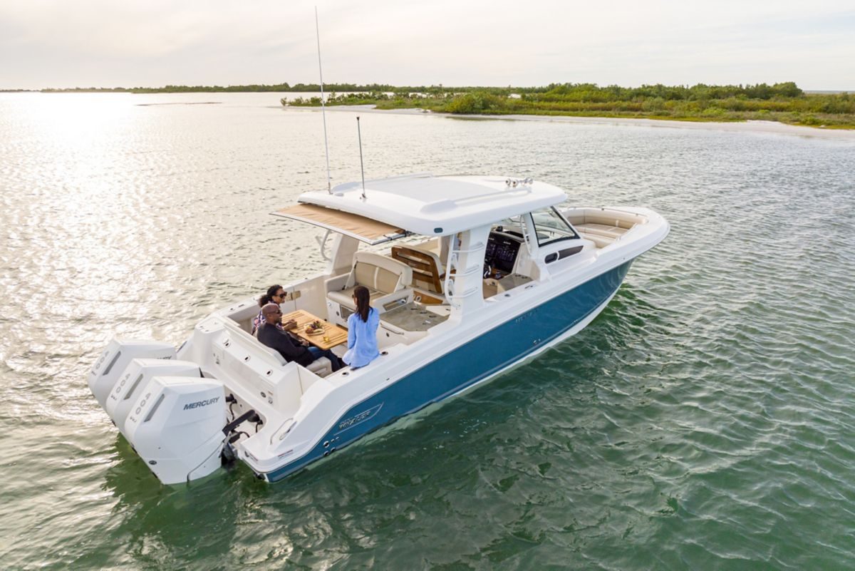 Boston Whaler 350 Realm