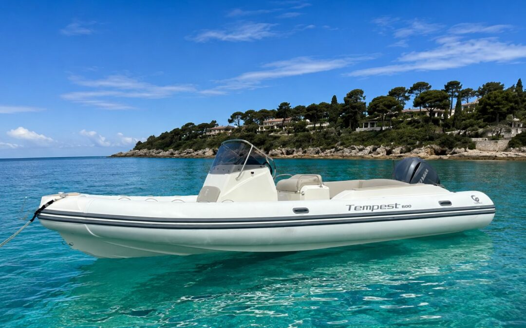 Capelli Tempest 800 - bateau disponible à la location chez West Marine Dinard