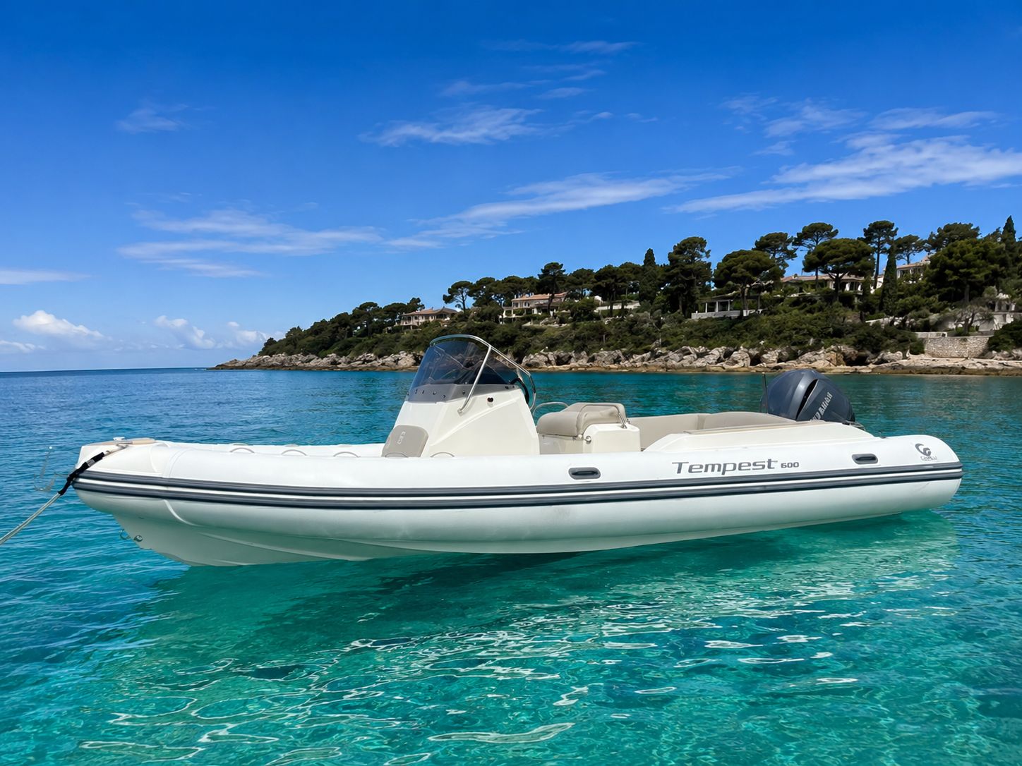 Location Capelli Tempest 800 à Dinard