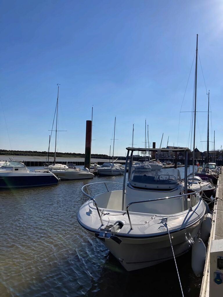 Cap Camarat 75 quai – West Marine Dinard