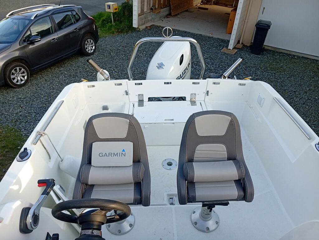 Cockpit et sièges du Cap Camarat 5.5 WA